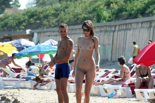 hot-beach-babe-19