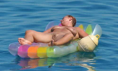 nudisten 15