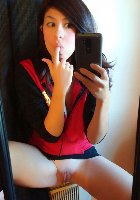 selfie naakt 18