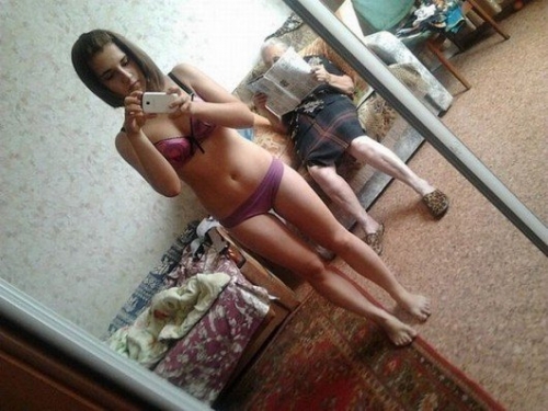 sexy-bikini-photos-with-dad-behind